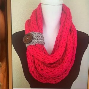 Hand 🤚 made adjustable scarf 🧣